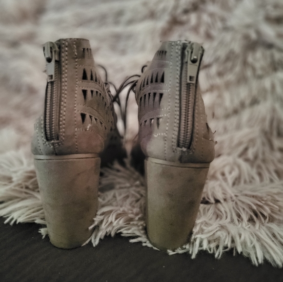 D Brand Laceup Chunky heels - Picture 3 of 7